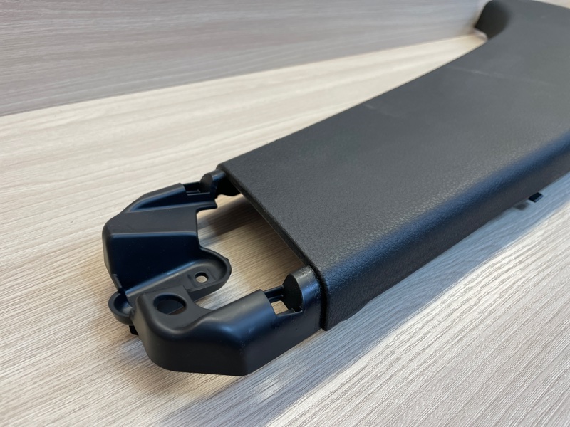 Обшивка средней стойки