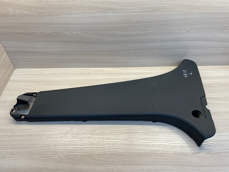 Обшивка средней стойки