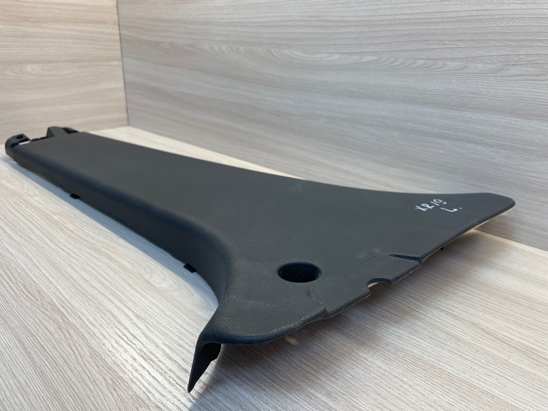 Обшивка средней стойки