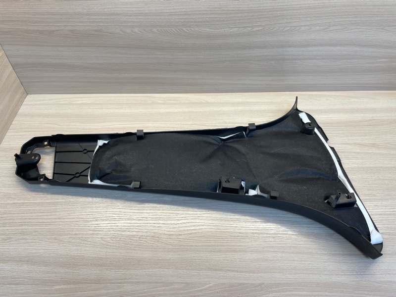 Обшивка средней стойки