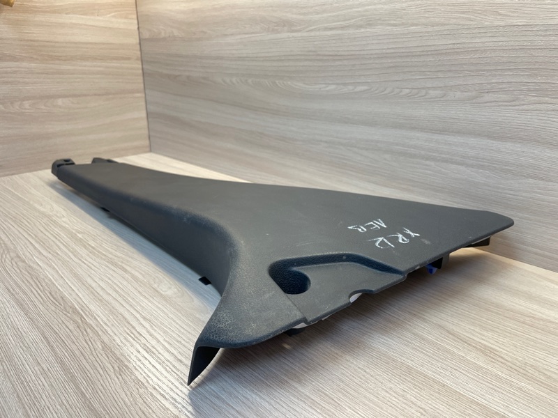 Обшивка средней стойки