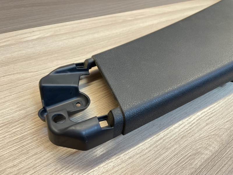 Обшивка средней стойки