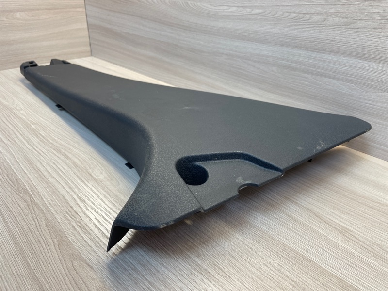 Обшивка средней стойки