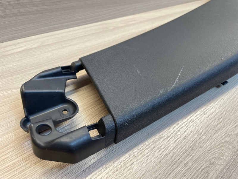 Обшивка средней стойки