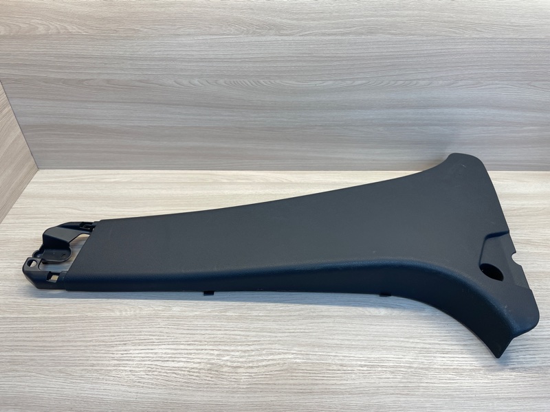 Обшивка средней стойки