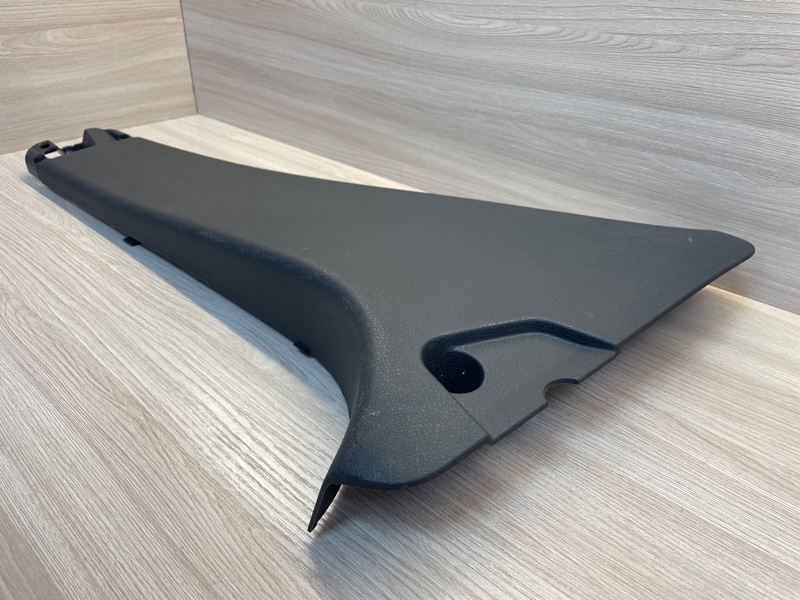 Обшивка средней стойки