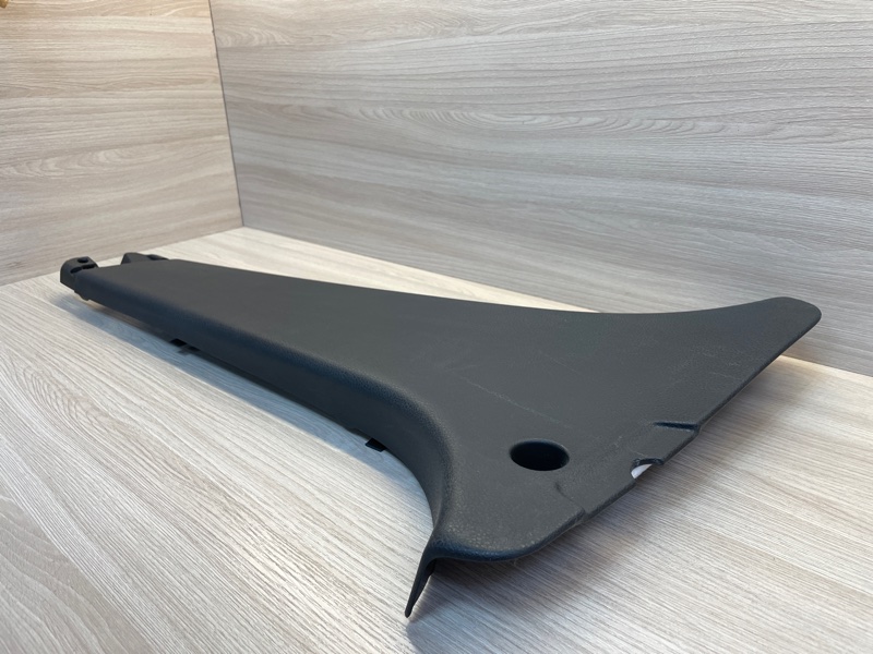 Обшивка средней стойки