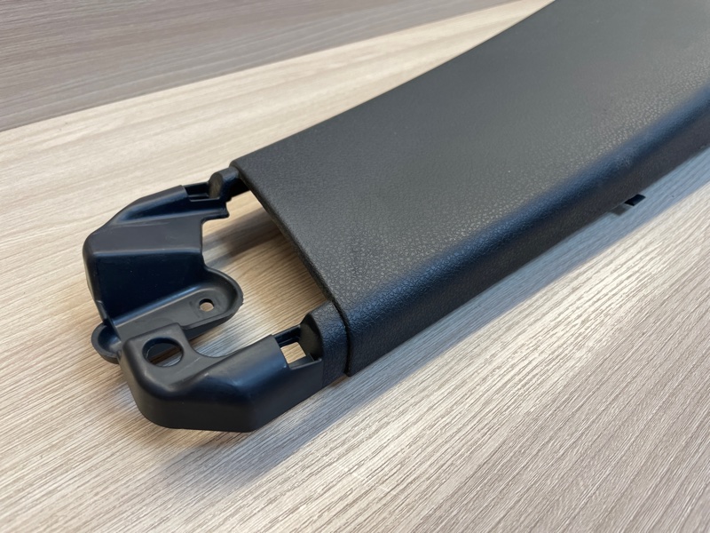 Обшивка средней стойки