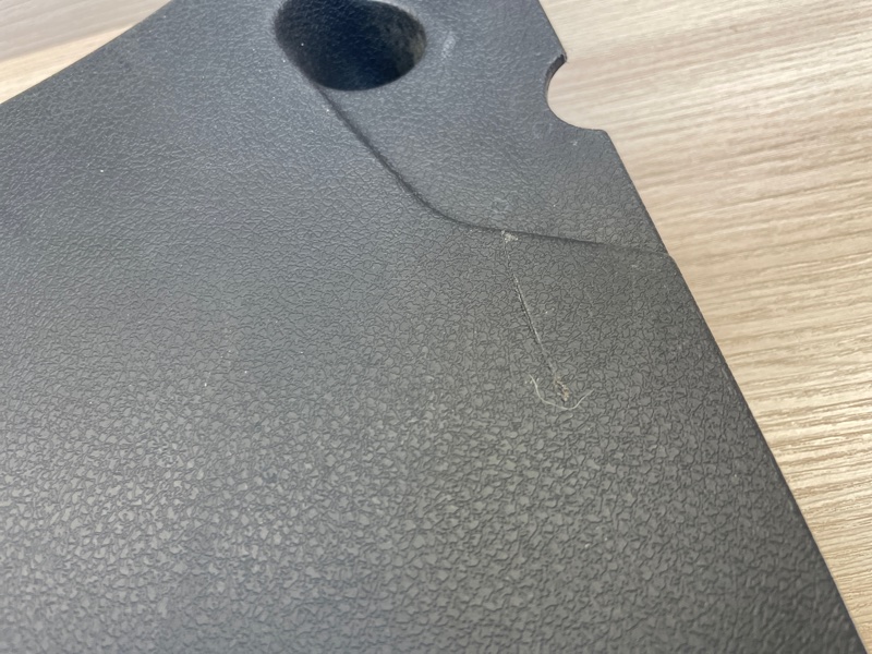 Обшивка средней стойки