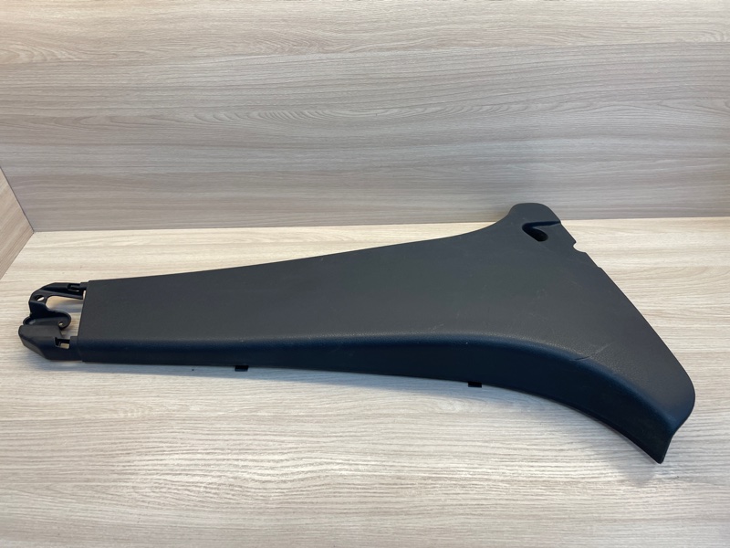 Обшивка средней стойки