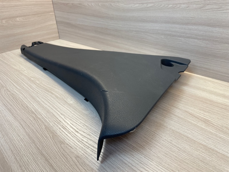 Обшивка средней стойки