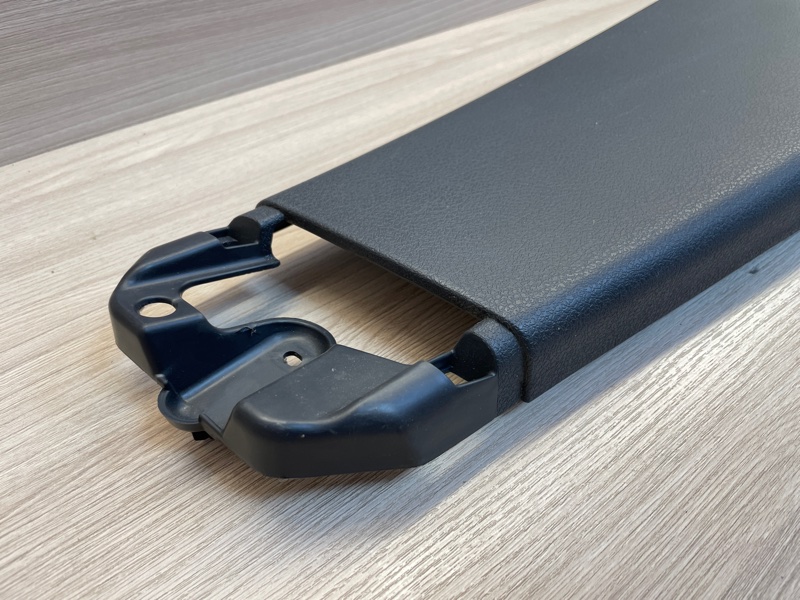 Обшивка средней стойки