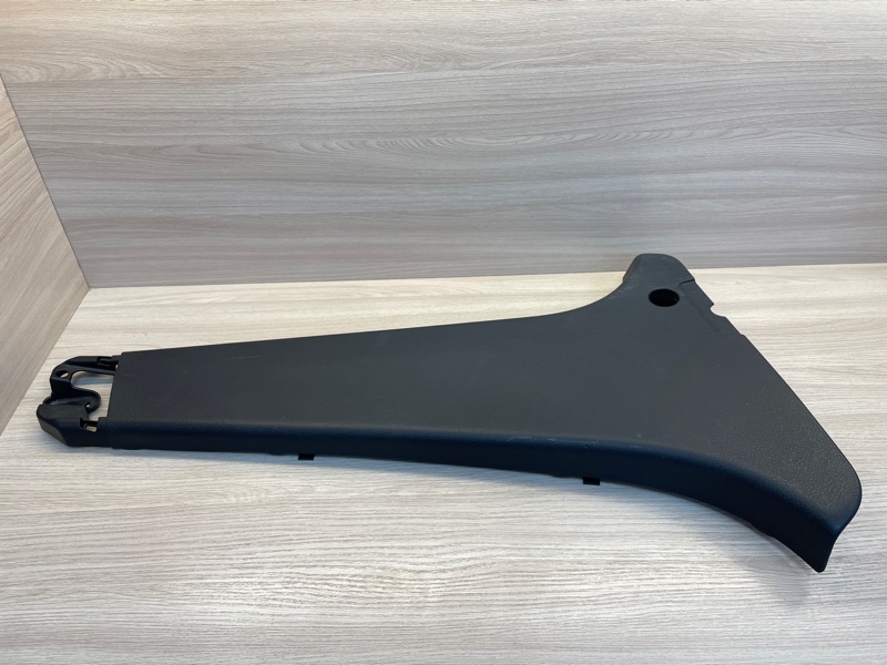 Обшивка средней стойки