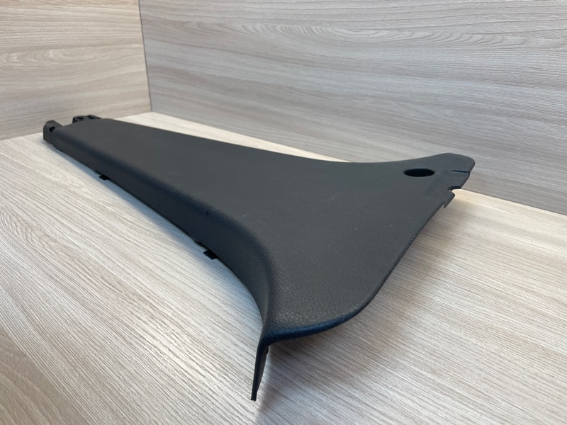 Обшивка средней стойки