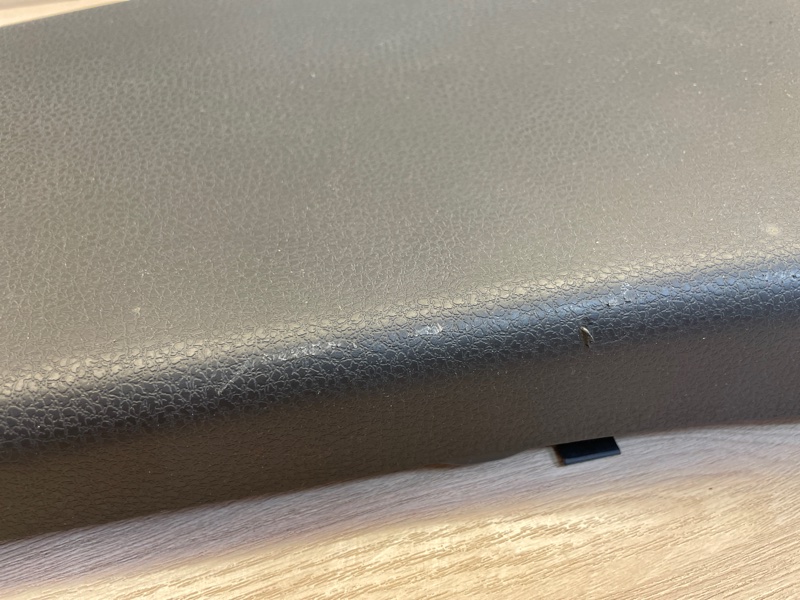 Обшивка средней стойки