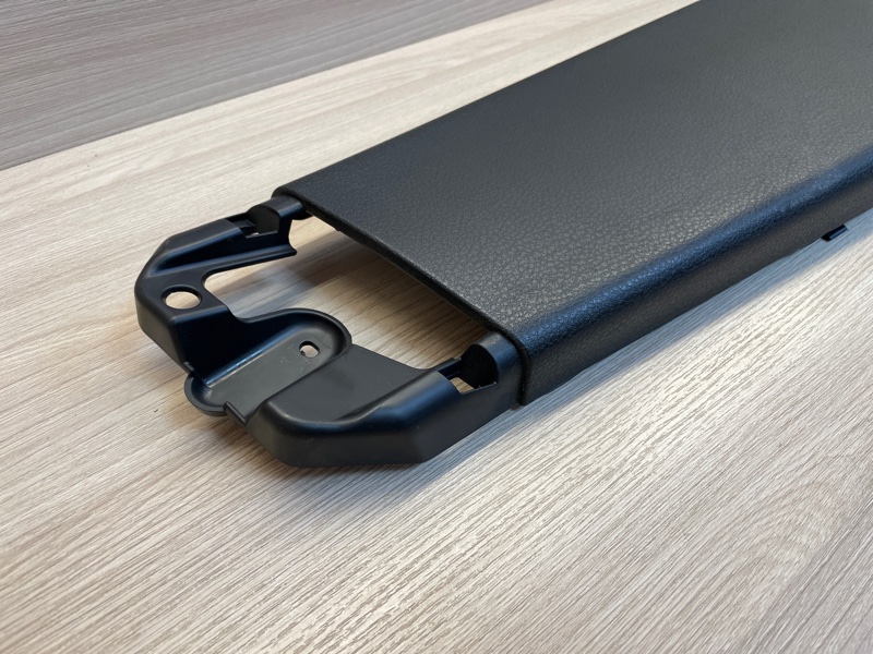 Обшивка средней стойки