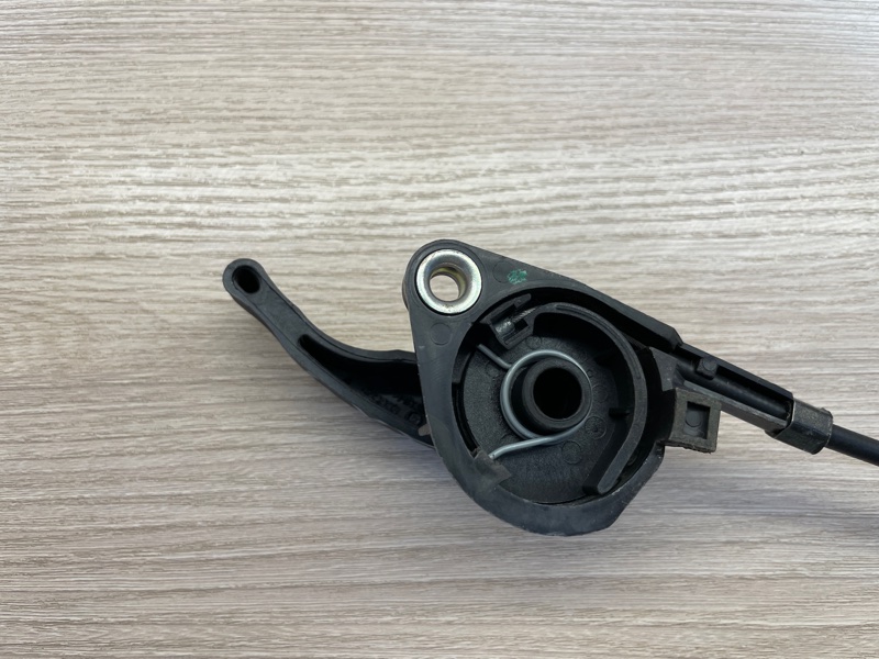 Трос замка капота