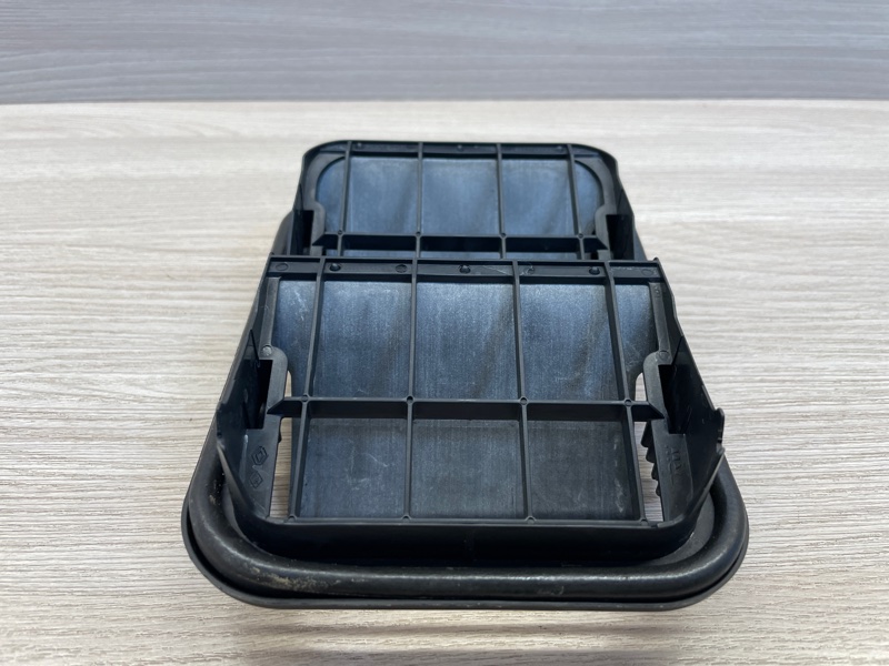 Клапан вентиляции салона