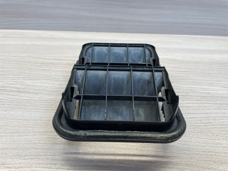 Клапан вентиляции салона