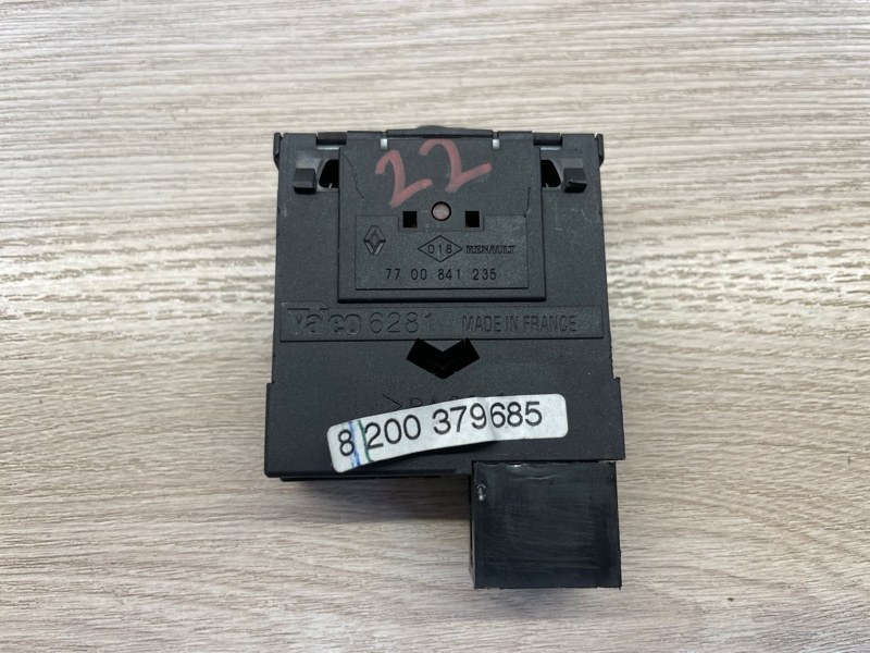 Кнопка корректора фар