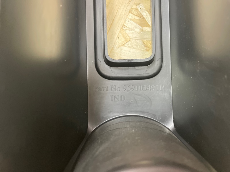 Консоль между сидений