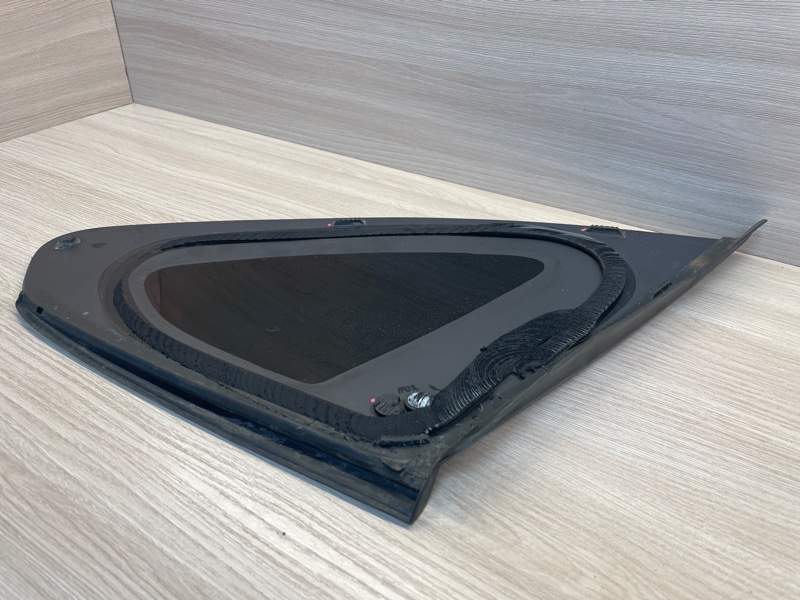 Форточка кузова