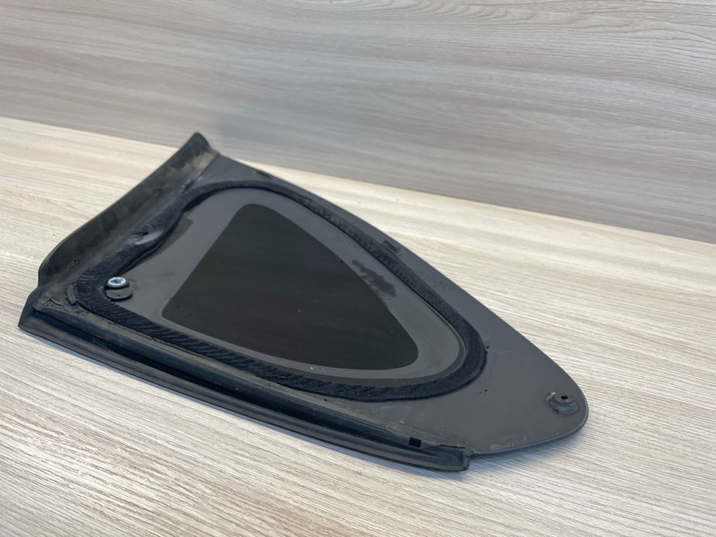 Форточка кузова