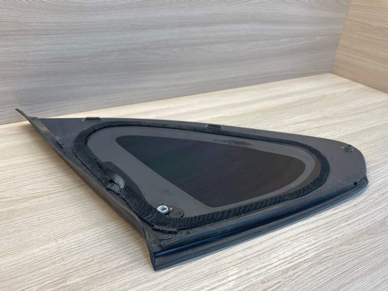 Форточка кузова