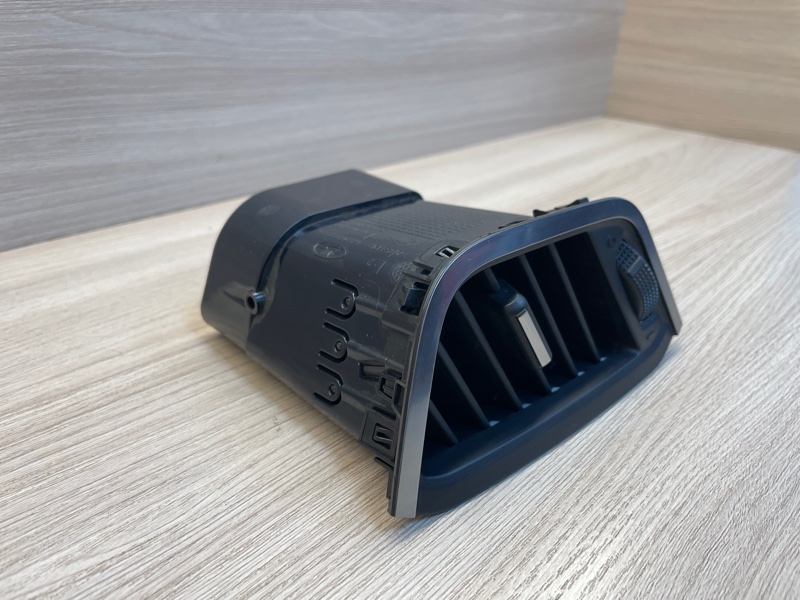 Воздушный дефлектор салона