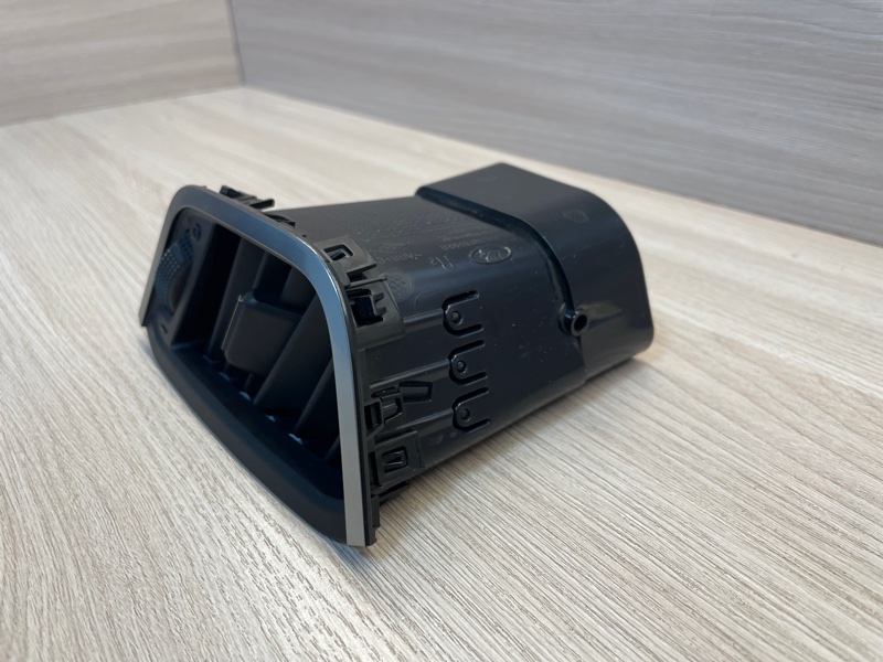 Воздушный дефлектор салона