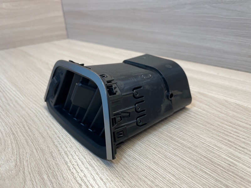 Воздушный дефлектор салона