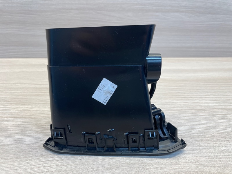 Воздушный дефлектор салона