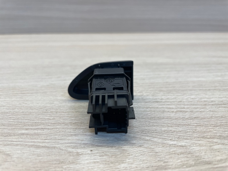 Кнопка аварийной сигнализации