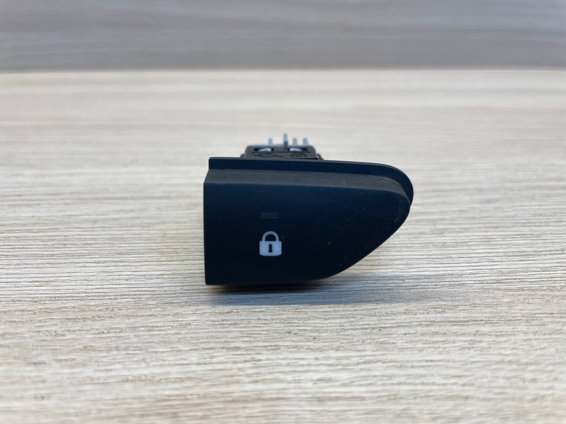 Кнопка центрального замка