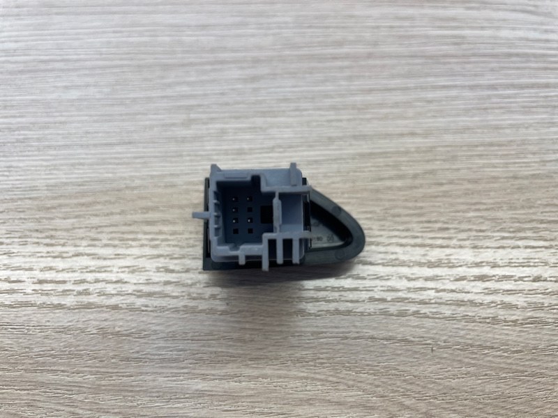 Кнопка центрального замка