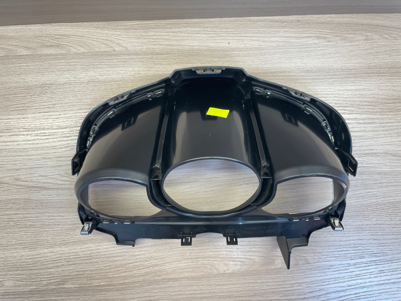 Козырек щитка приборов