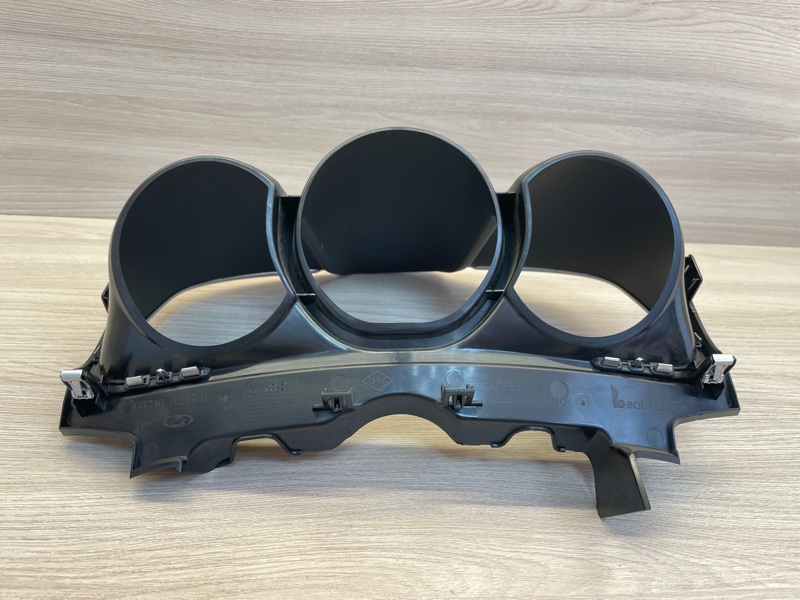 Козырек щитка приборов