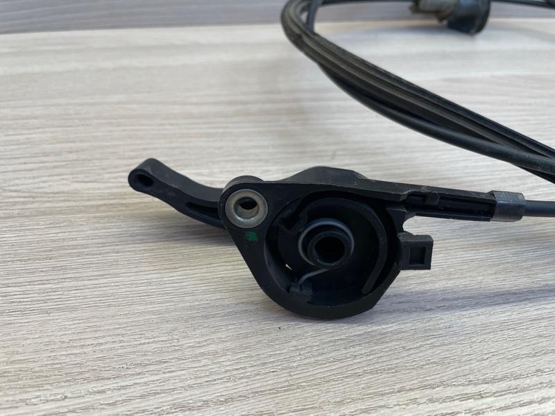 Трос замка капота