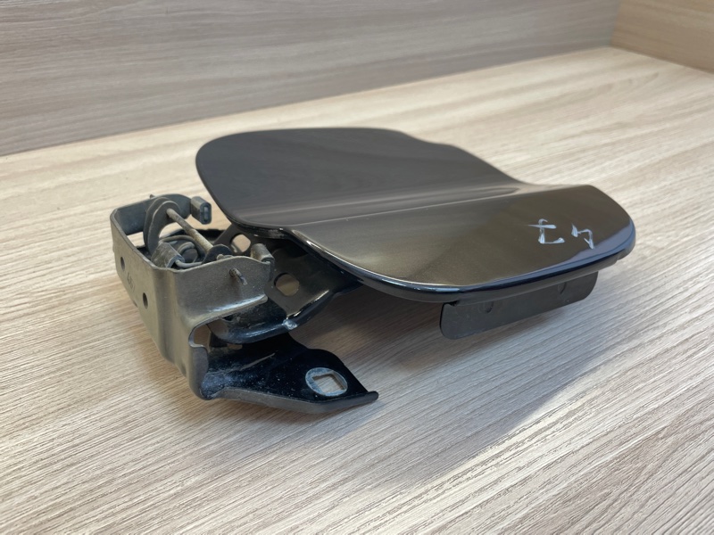 Лючок бензобака