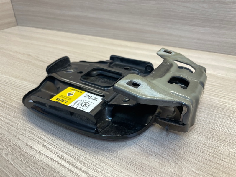 Лючок бензобака