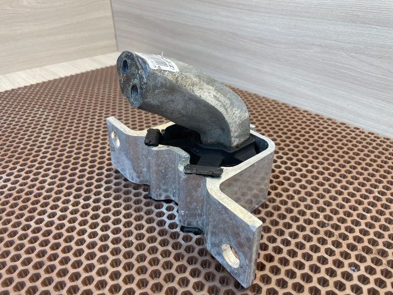 Опора двигателя