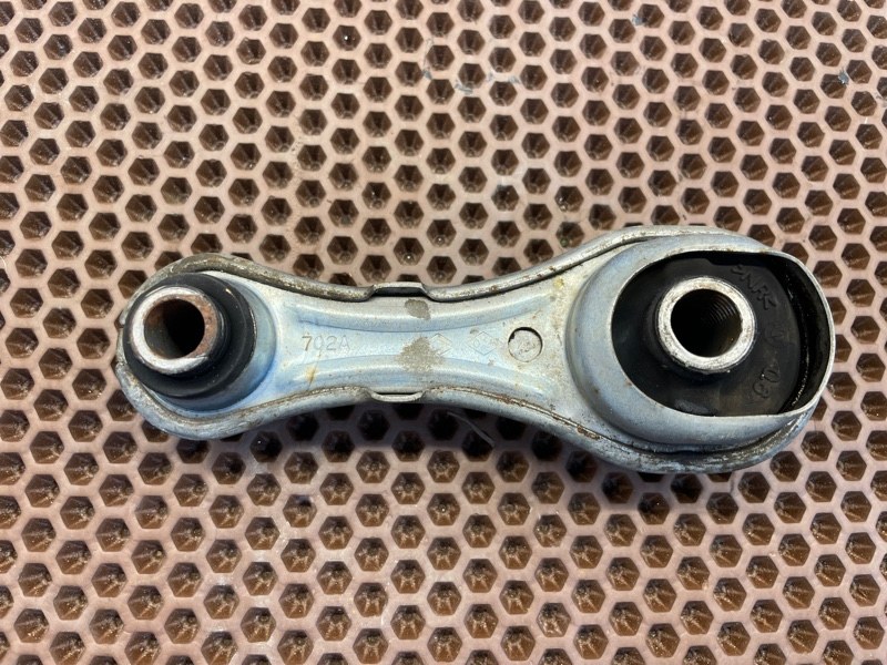 Опора двигателя