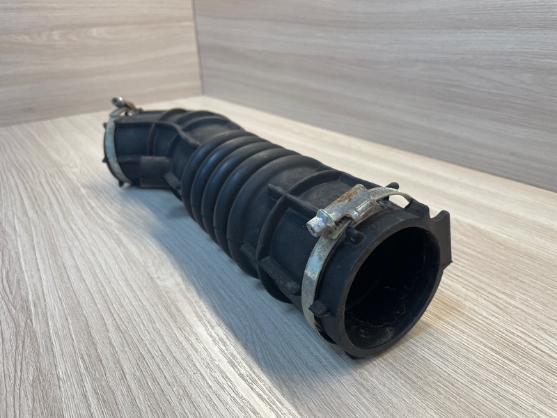 Патрубок воздушного фильтра