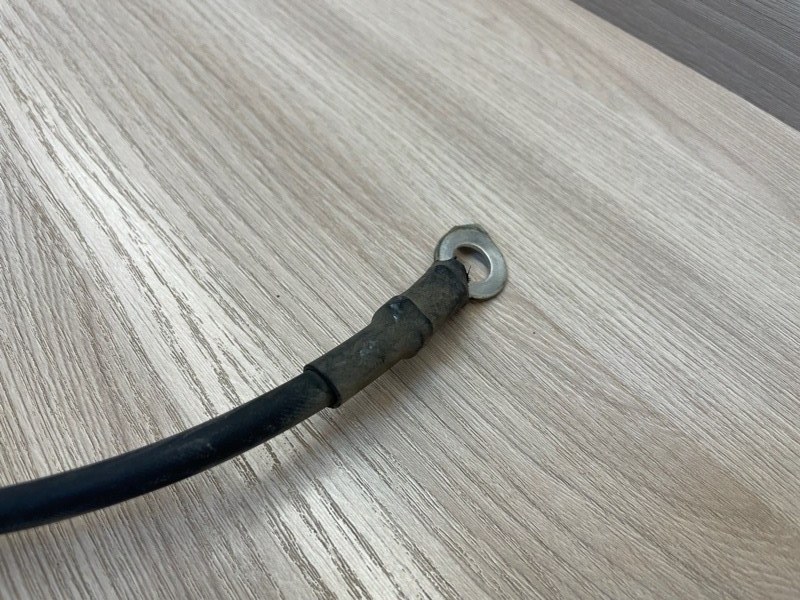 Клемма аккумулятора (минусовая)