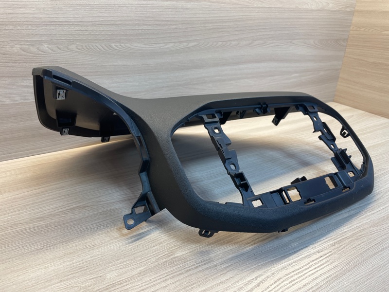 Верхняя накладка торпедо