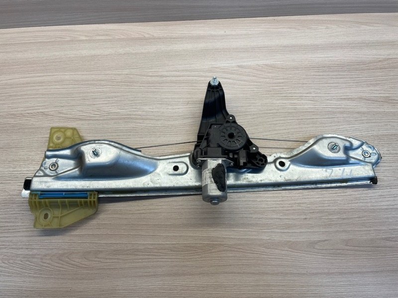 Стеклоподъемник    двери