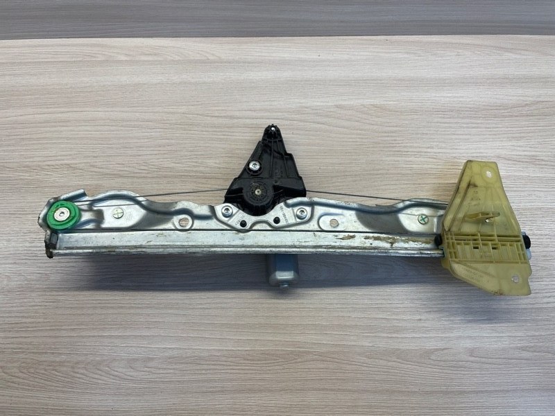 Стеклоподъемник    двери