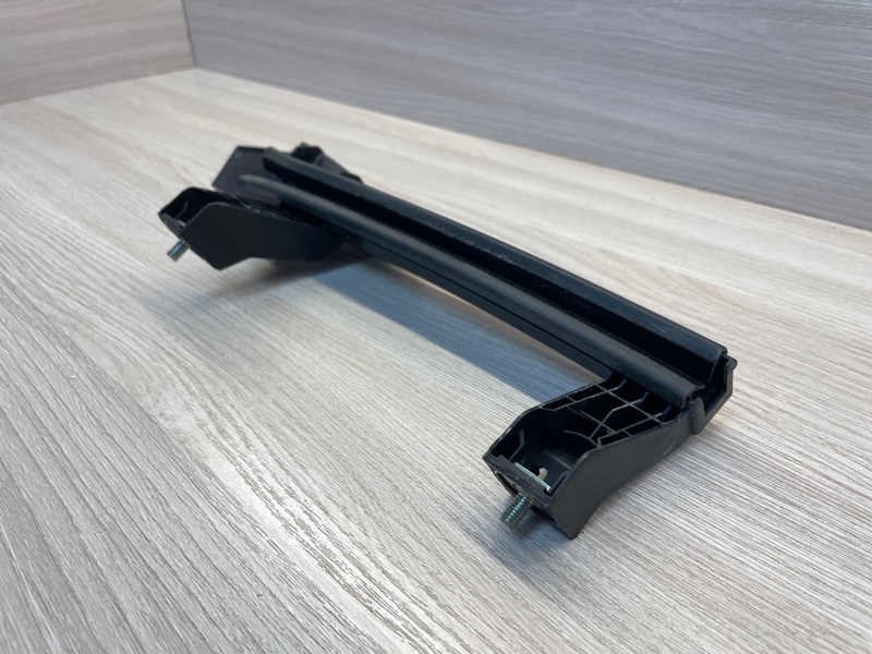 Направляющая стекла     двери