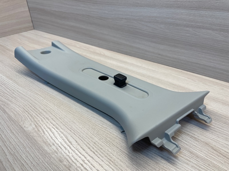 Обшивка средней стойки