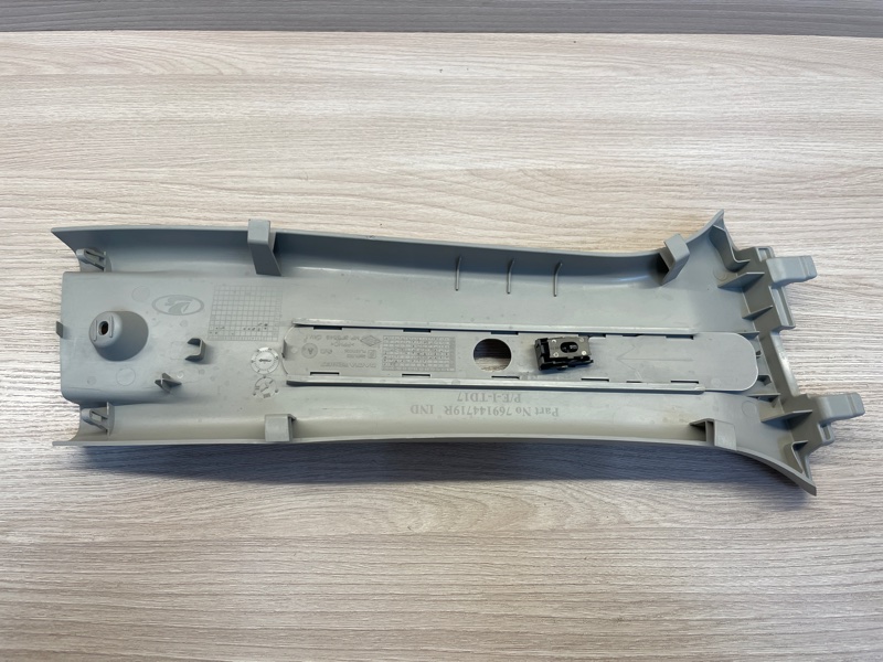 Обшивка средней стойки